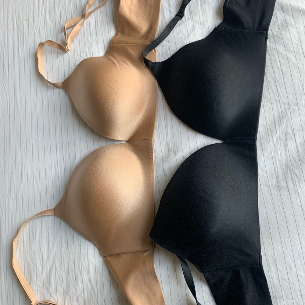 2 Everyday Smooth Wireless Bras (Nude+Black) 32B